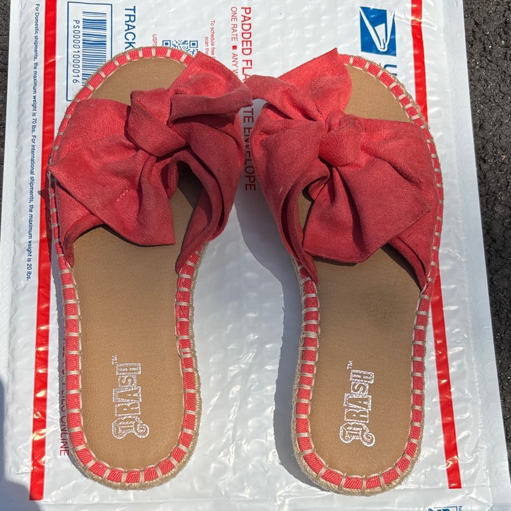 Brash coral Bow Sandals